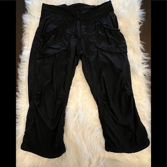 H&M Sport Capris Black 100% Cotton Size 8 - Picture 1 of 8